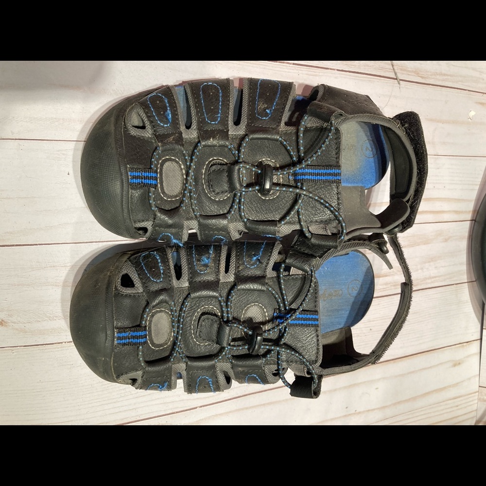 Kids Sandals, Gently used size 2